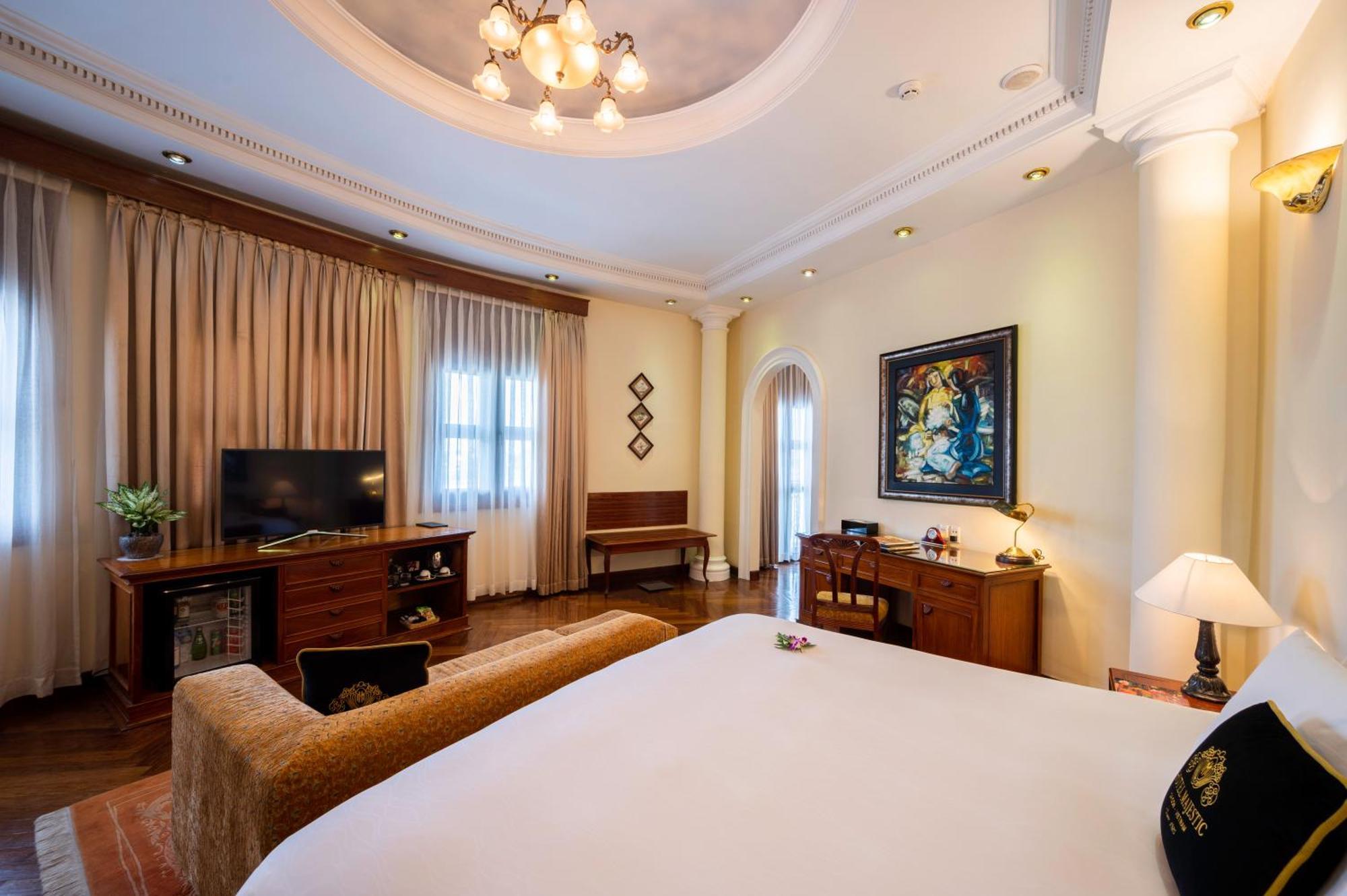 Hotel Majestic Saigon Хошимін Екстер'єр фото